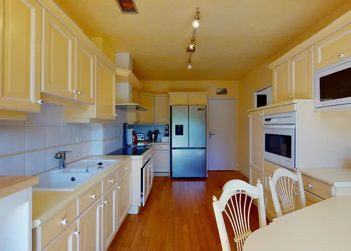 וילה Amare Granville