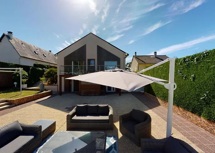 فيلة Amare Granville